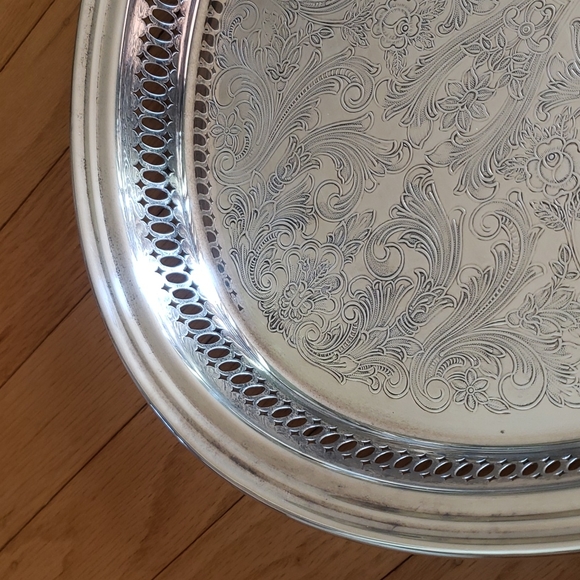 Vintage Kent silversmiths oval serving tray - Picture 6 of 16